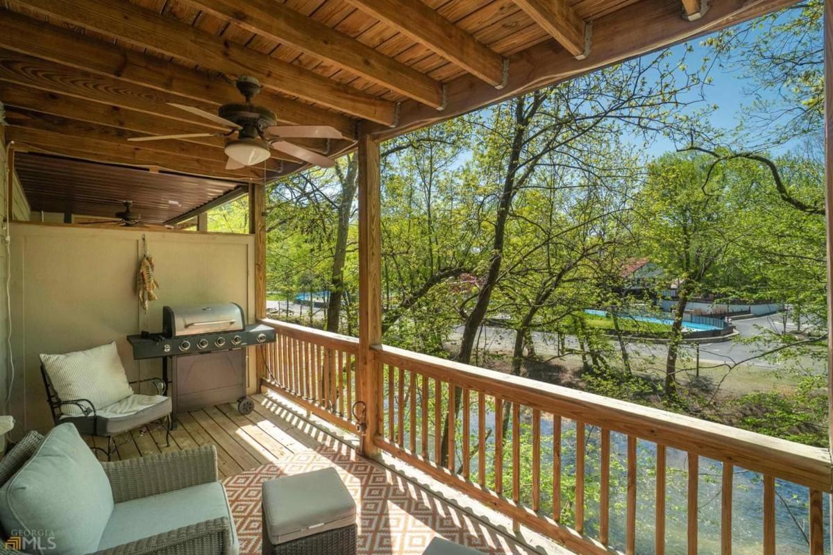 Riverfront Home Within Walking Distance Of Хелен Экстерьер фото