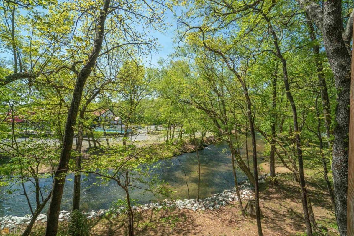 Riverfront Home Within Walking Distance Of Хелен Экстерьер фото